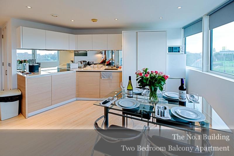 Gunwharf Quays Apartments Портцмаус Экстерьер фото