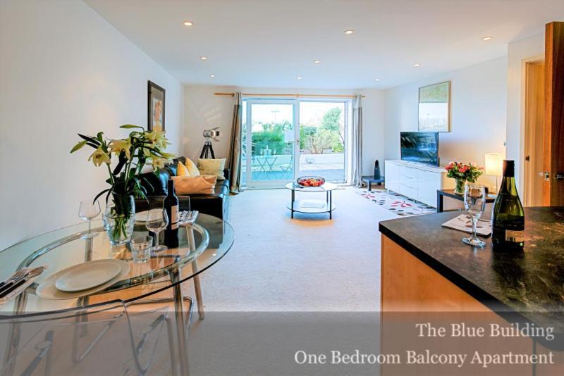 Gunwharf Quays Apartments Портцмаус Экстерьер фото