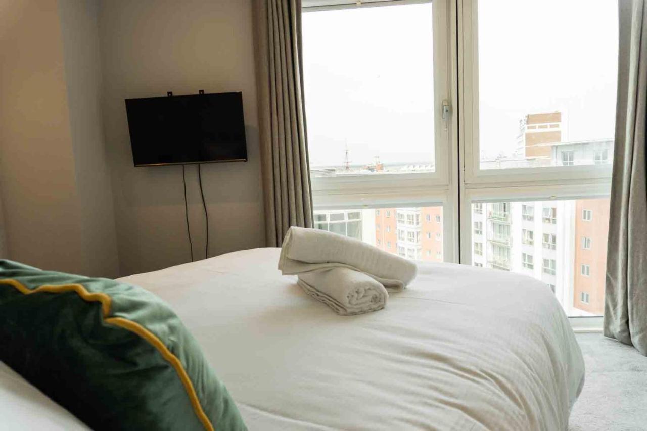 Gunwharf Quays Apartments Портцмаус Экстерьер фото